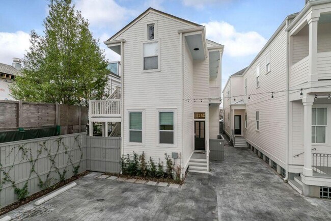 Building Photo - 1525 Carondelet St