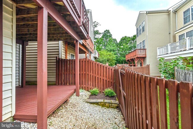 Building Photo - 4654 Hummingbird Ln