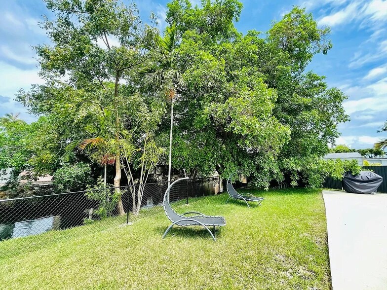 Building Photo - 11271 SW 48th St