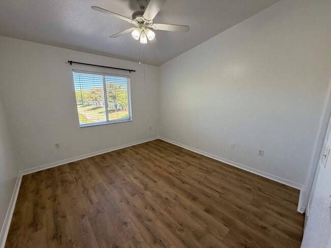 Building Photo - ANNUAL RENTAL - KEY ROYAL CONDO -THIRD FLOOR- 2 BED-1 BATH