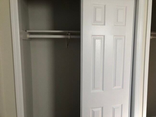 Building Photo - 7 Laidlaw Ave