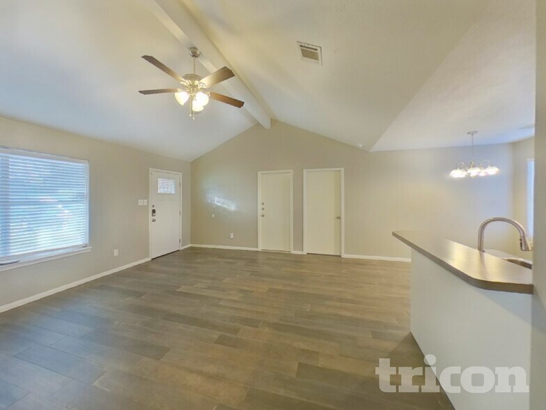 Building Photo - 16365 River Fall Ct