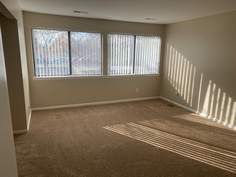 Master Bedroom 1 - 16150 N Park Dr
