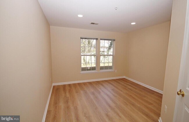 Building Photo - 7532 Coxton Ct