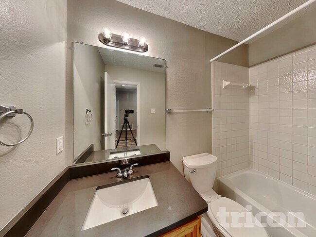 Building Photo - 1735 Duster Cir