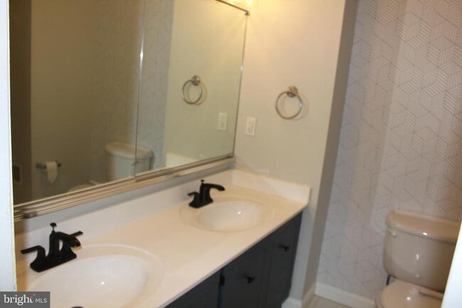 Building Photo - 252 Marble Ct