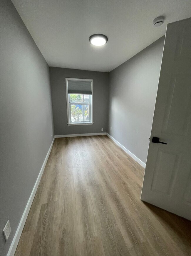 Building Photo - 1519 Campbell St