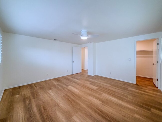 Building Photo - 3525 Sunset Ln