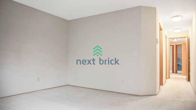 Building Photo - 3 Bed 2.5 Bath Townhouse Available for Rent!