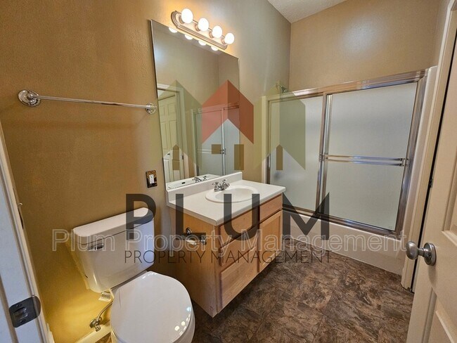 Building Photo - 5104 Village View Way