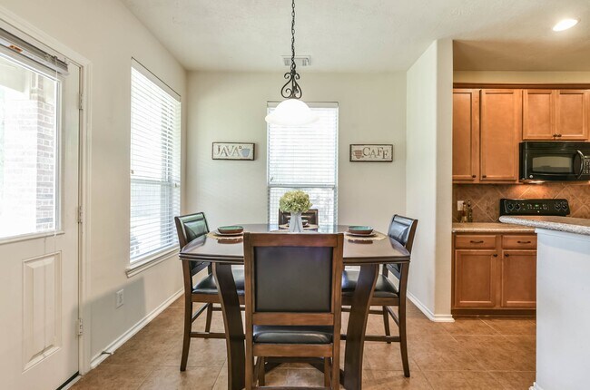 Building Photo - 14 Harbinger Ct