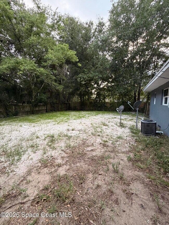 Building Photo - 2309 Anna Dr