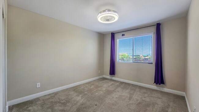 Building Photo - Private Pool in excellent newer neighborhood!