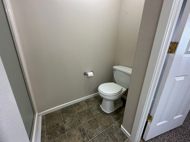 Building Photo - S0476