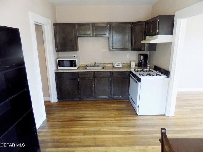 Building Photo - 3609 Sacramento Ave