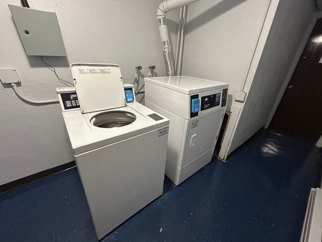 Building Photo - 89 Pleasant St