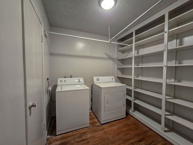 Building Photo - Cute 2 bedroom & 1 bath Home in Shawnee!