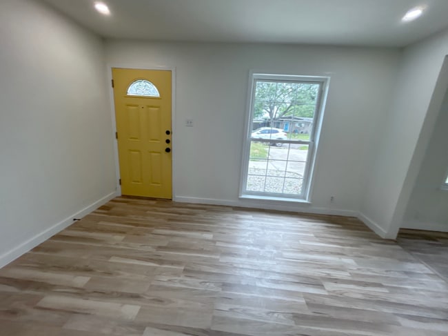 Building Photo - 317 W Lindbergh Blvd