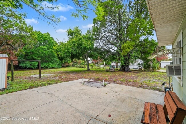 Building Photo - 1708 Pine St