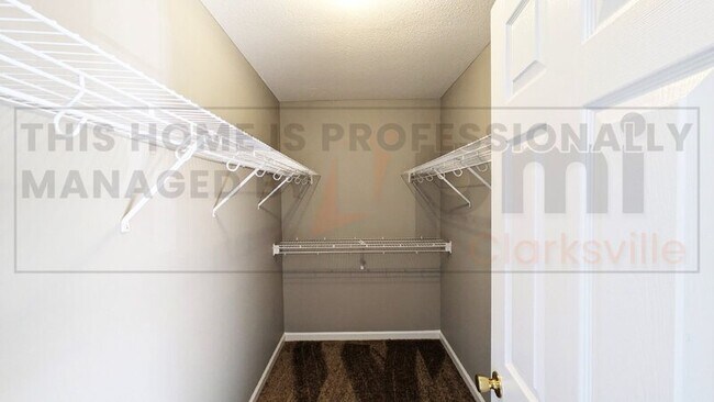 Building Photo - 1121 Gunpoint Dr
