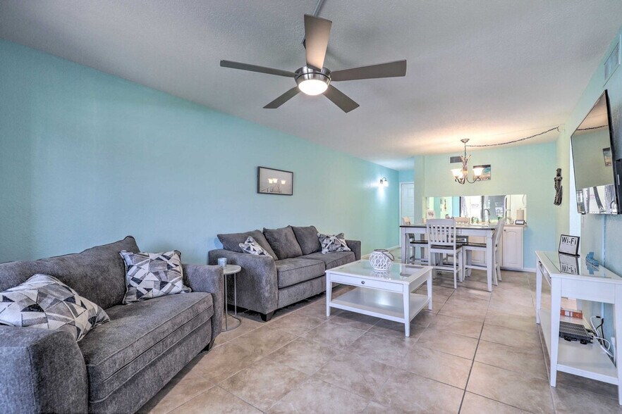 Building Photo - 6372 Palma Del Mar Blvd S