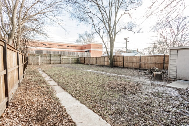 Building Photo - 9535 S Fairfield Ave