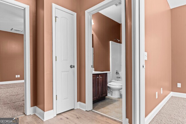 Building Photo - 1141 Whispering Lakes Trail