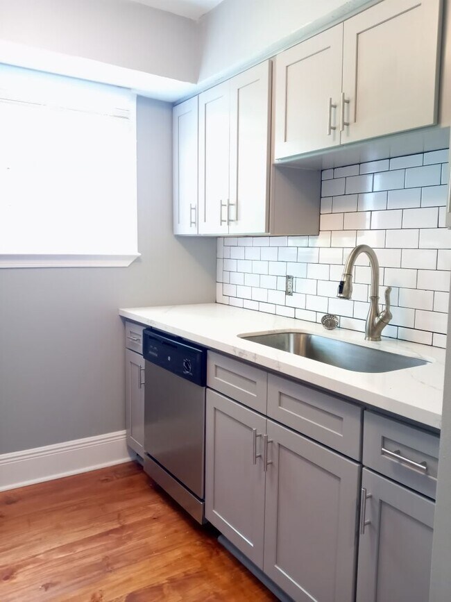 Building Photo - General Ogden