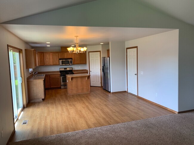Building Photo - Spacious 4 Bed 2 Bath Home in Ellensburg