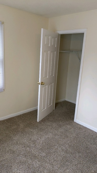 Building Photo - 103 E Park Pl