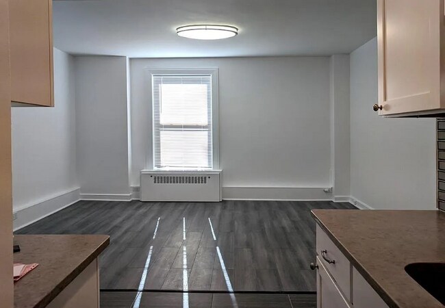 Building Photo - 140 Chestnut St