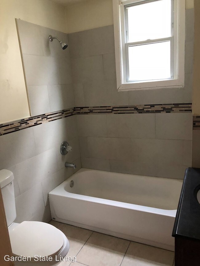 Building Photo - 64 Cedar Ave