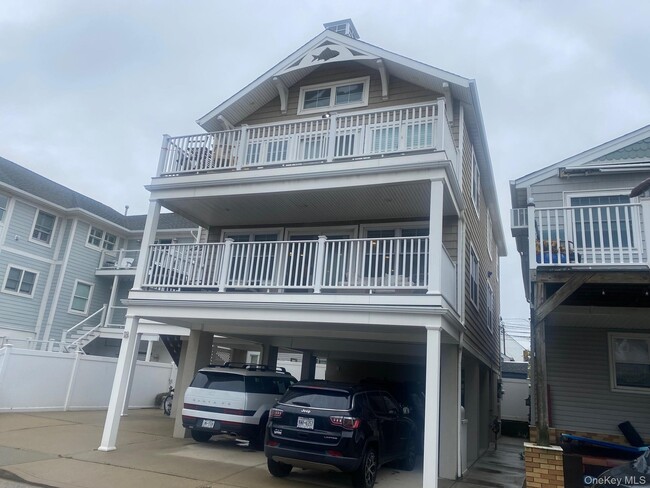 Building Photo - 18 Tennessee Ave