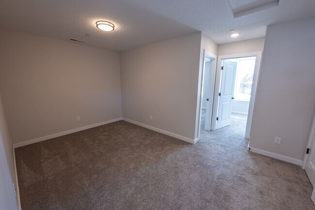 Building Photo - Built in 2024 - 3 bedroom with loft/office. Has AC.