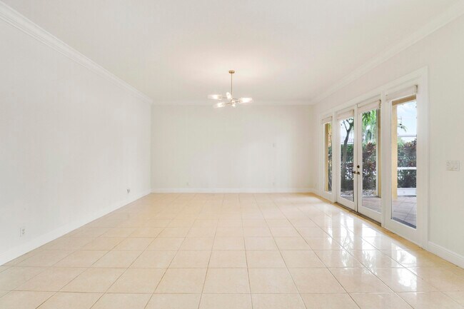 Building Photo - 5029 Forest Dale Dr