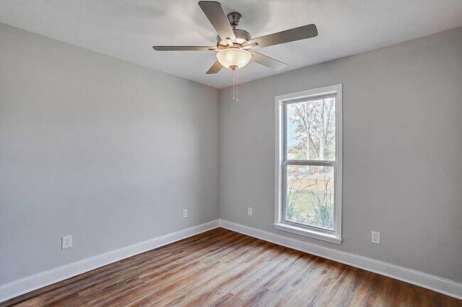 Building Photo - 577 Patrick Farms Dr