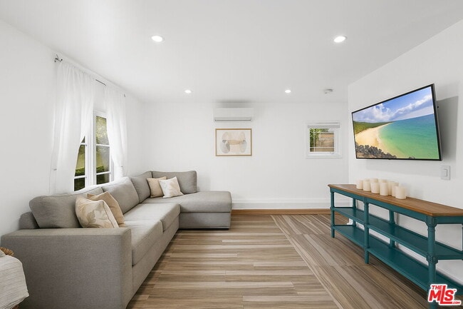 Building Photo - 1174 Coldwater Canyon Dr