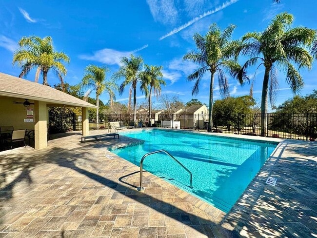 Building Photo - 2879 Thaxton Dr