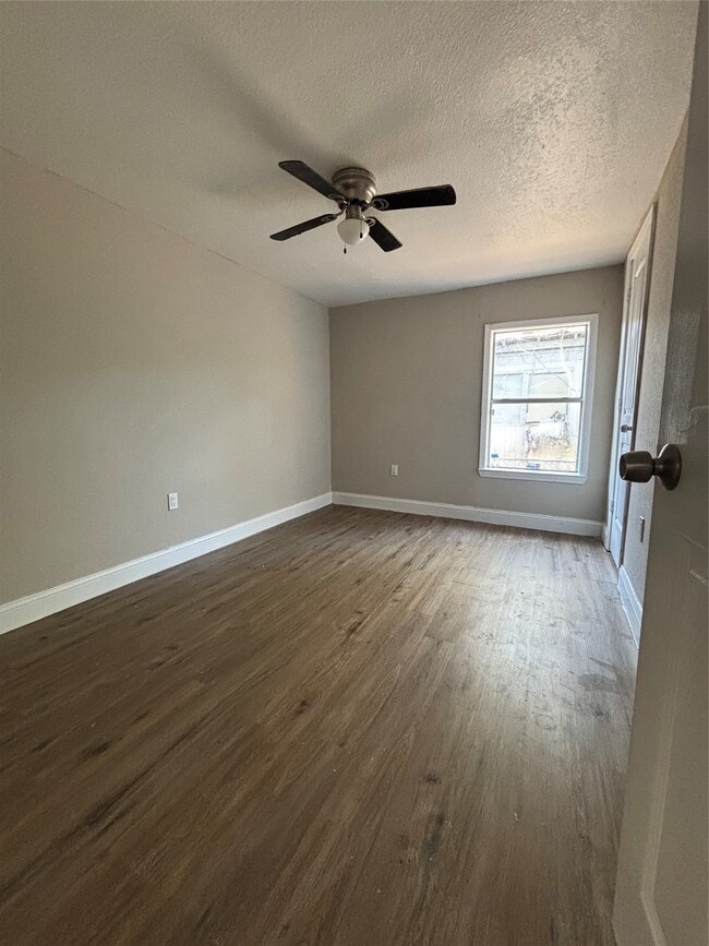 Building Photo - 4106 Darby St