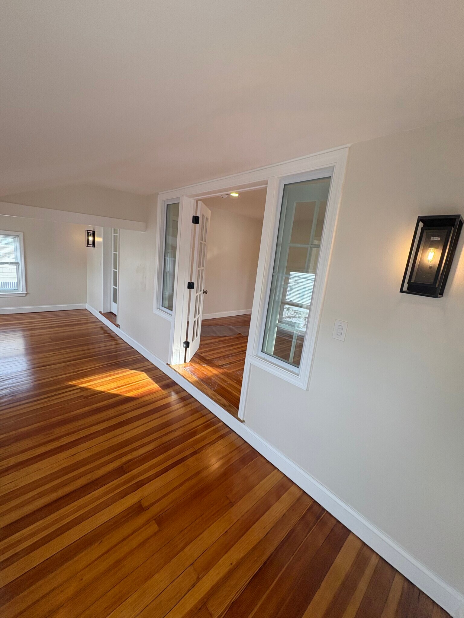 Building Photo - 7 Smith St