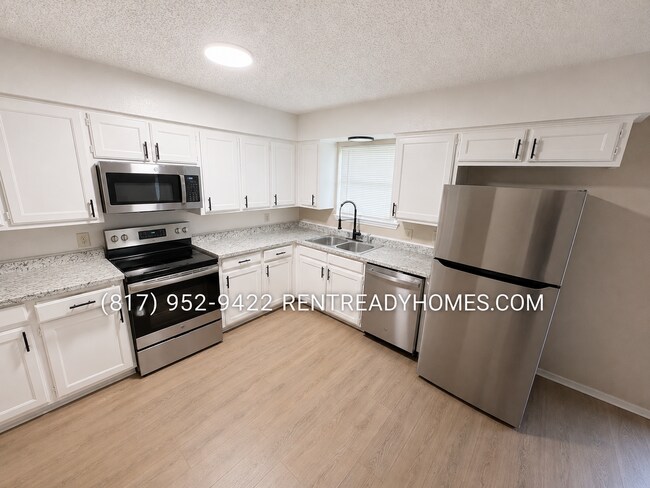 Building Photo - 4404 Willow Crest Dr