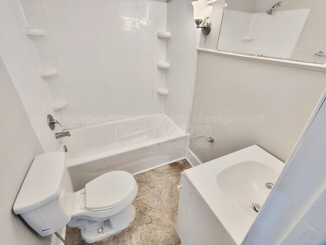 Building Photo - 817 S Main St