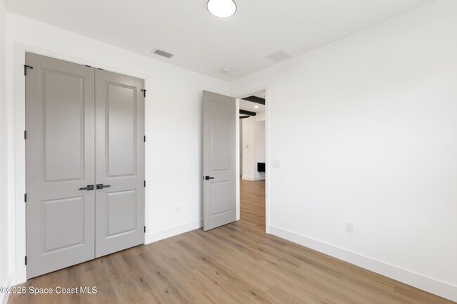 Building Photo - 1133 Hanover Ave