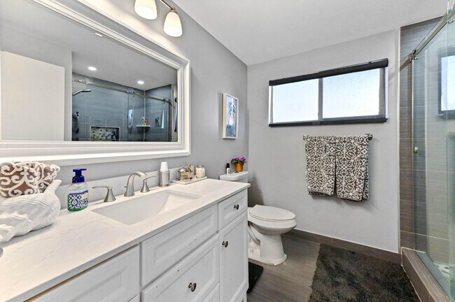 Building Photo - 15217 Lakes of Delray Blvd