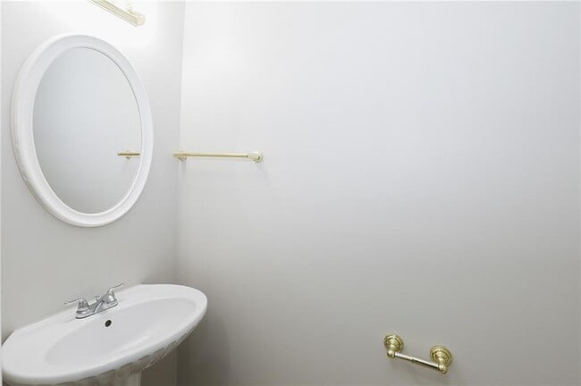 Building Photo - 5896 Strathmoor Manor Cir