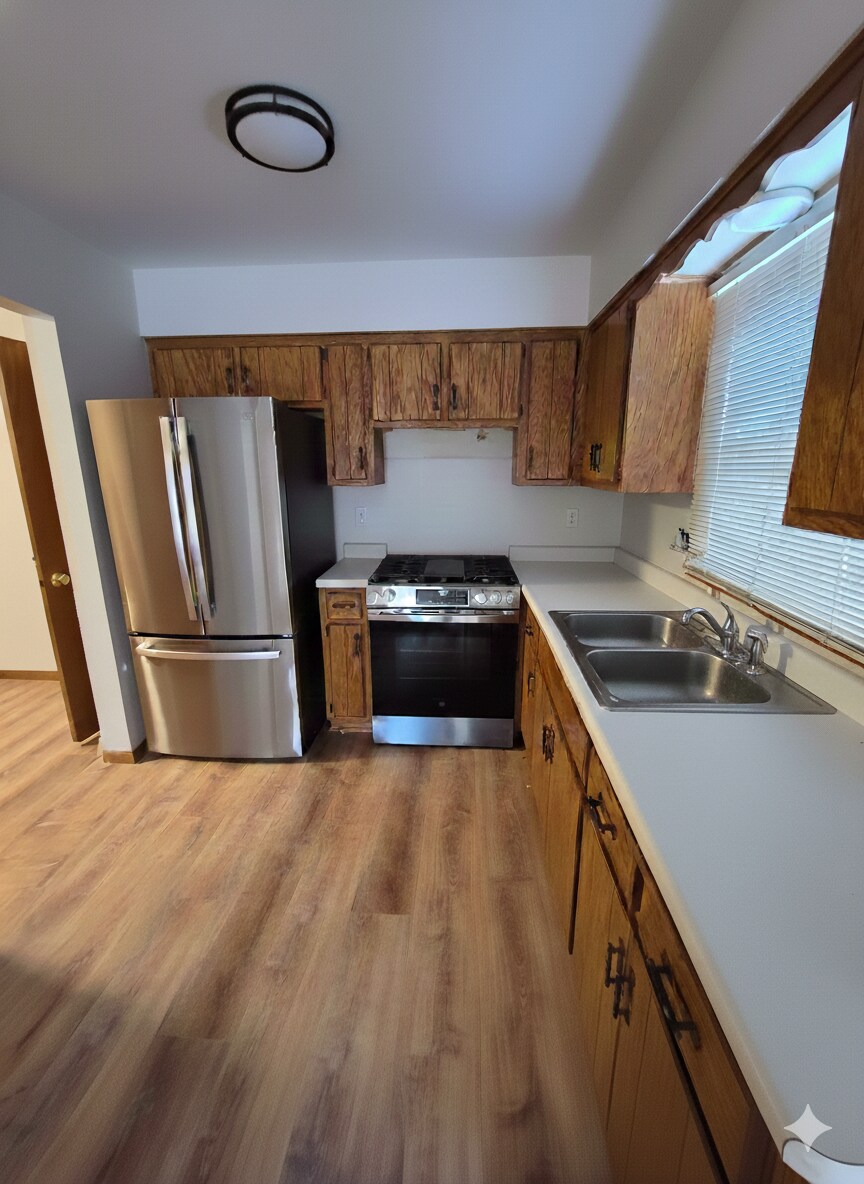 Stainless Steel Appliances - 2002 Madera St