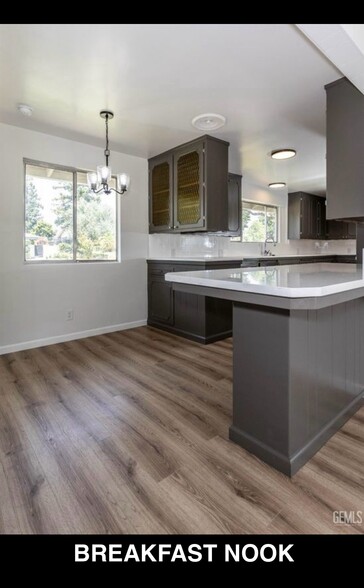 Building Photo - 2401 Rio Vista Dr