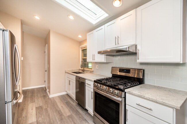 Building Photo - 1239 Ashover Dr