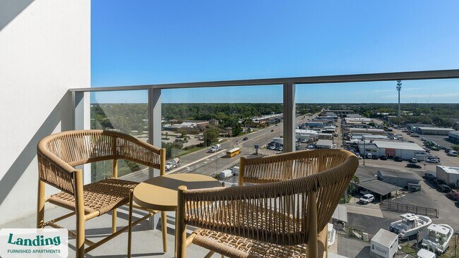 Building Photo - 1950 Mayfair St