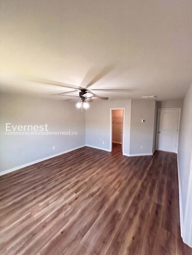 Building Photo - 1326 Bryson Ln